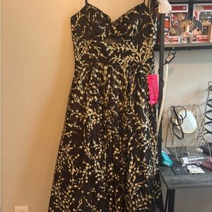 Chic Black and Gold Embroidered Prom Dress